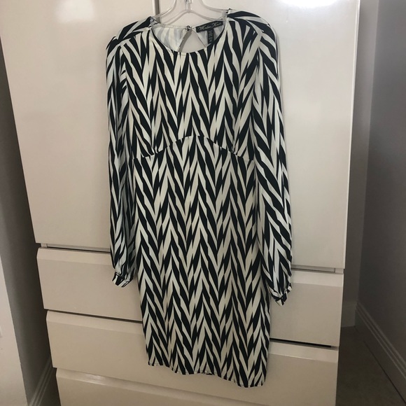 Winter Kate Dress - Picture 2 of 6